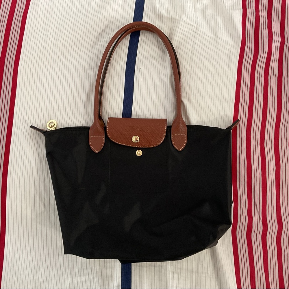 Longchamp black medium purse